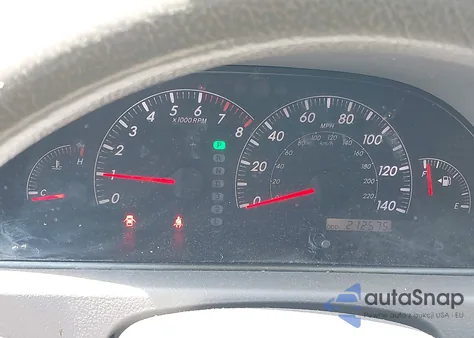 2005 Toyota Camry Le z USA, uszkodzony, nr VIN 4T1BE30K55U043628